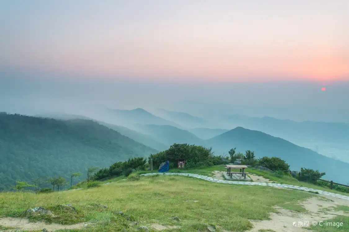 Hotels near Tai Mo Shan