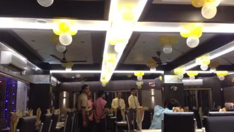 The Grand Patel Restaurant & Dining Hall in 주나가드