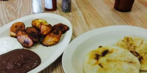 La Roca Pupseria Taqueria