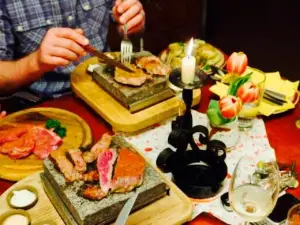 GRILL RESTAURANT u horkych kamenu