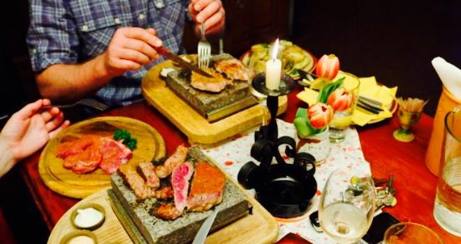 GRILL RESTAURANT u horkych kamenu
