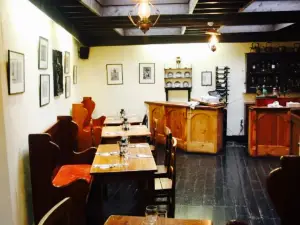An Seanachai Pub and Kitchen