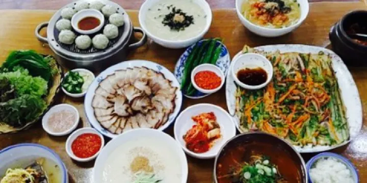 Manmin Meokgol House