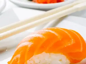 Tsunami Sushi