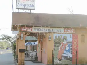 Manci's Antique Club Restaurant