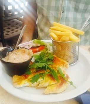 Woodhut Pub & Diner