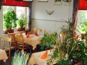 Gasthaus Zur Post Pizzeria Ristorante La vecchia Villa 7 Bundeskegelbahnen