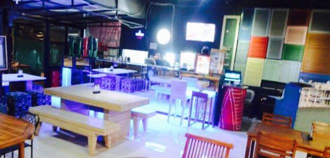 Famouz Cafe