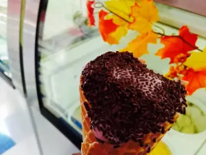 JoJo's Cupcakes & Cream