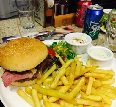 Uncle Sam's American Eatery & Patisserie