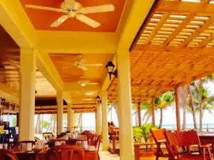 Coconuts Grill at Pelican Beach Resort