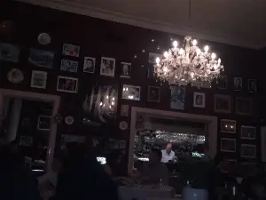 Corner 75 Restaurant