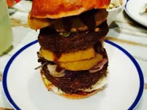 Burgers and Cocktails by Giraffe