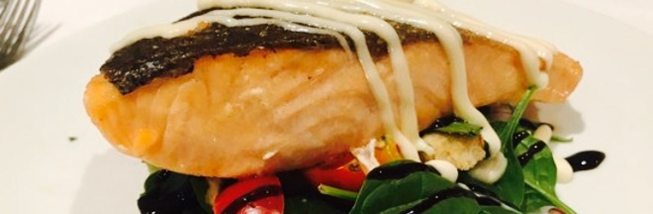 Tides Cafe & Bar at the Deep Blue