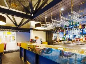 Savvy Restaurant & Bar