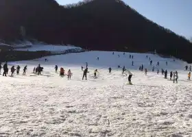 軍墾第一連滑雪場