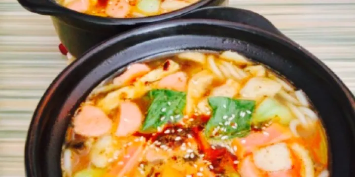 雲南正宗過橋米線