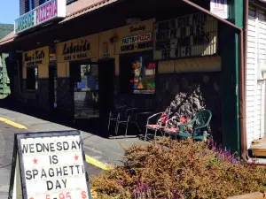 Lakeside Pizzeria