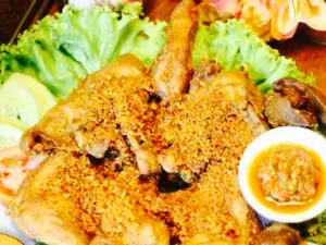 Ayam Kremes Madura Potre Koneng