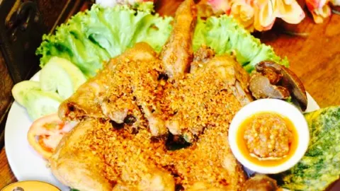 Ayam Kremes Potre Koneng Madura DIENG in East Java