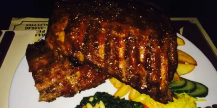 Fat Alice & Moody Cracker