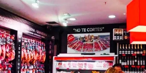 Enrique Tomás JAMON-TAPAS-VINO