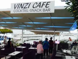 Vinzi Cafe