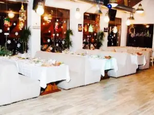 Pivnushka А-95 Restaurant & Karaoke Club