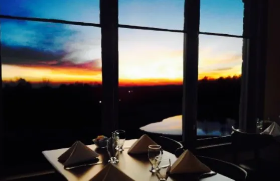 Stratus Kitchen & Bar