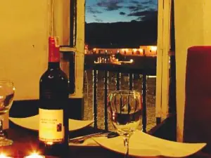 Tarima Live Music Bar and Restaurant