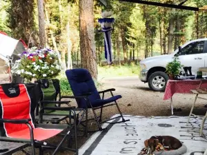 Bonaparte Lake Resort & Restaurant