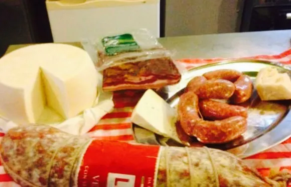 EOS Bistro Pub & Wine Bar