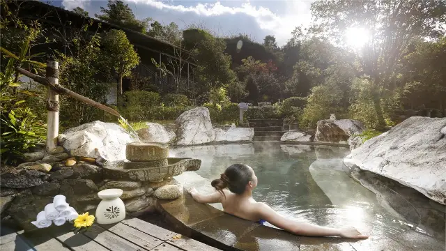 Tengchong Hot Spring Soak