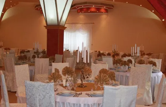 萊斯茲斯基酒店