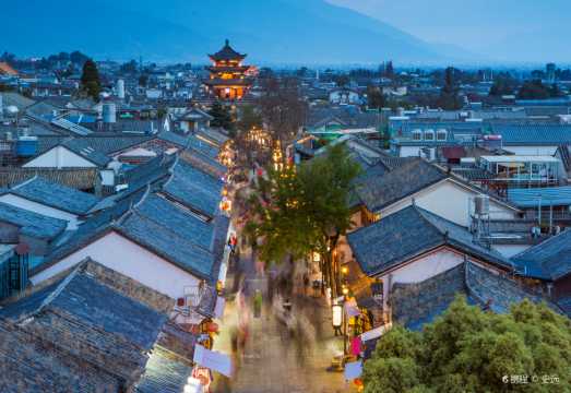 Dali Highlights Day Tour: Xizhou Village, Erhai Lake and Dali Old Town