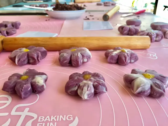 Flower Cake Making in Dali