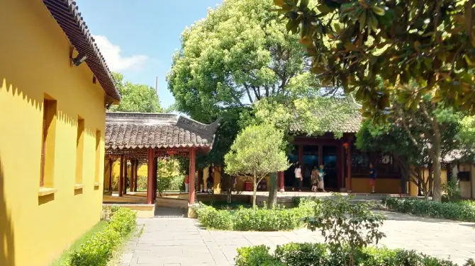 Huguo Grain Official Temple