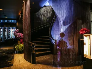 MOON BAR