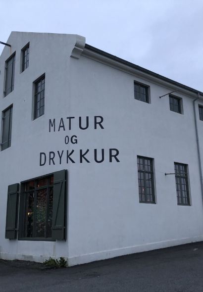 MATUR OG DRYKKUR