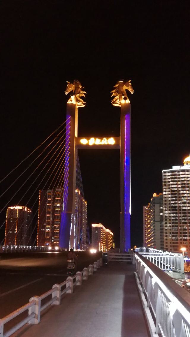 哈薩爾大橋