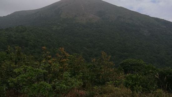 难度很大，不建议初次登山的人去。因为路很不好走，不管是上山下