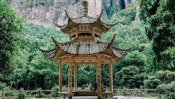 Lingfeng Scenic Area