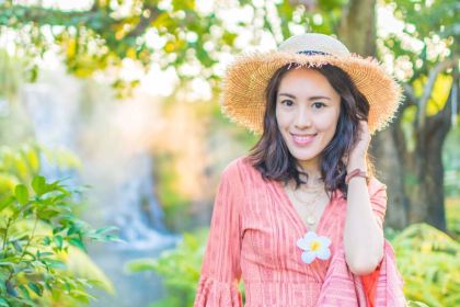 Chom Cafe and Restaurant