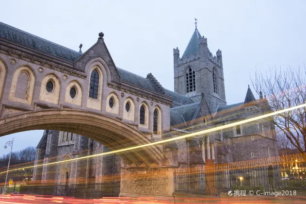 Отели рядом со станцией Connolly Train Station