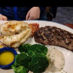 Grand Lux Cafe User Photo