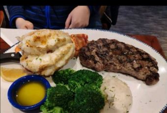 Grand Lux Cafe User Photo