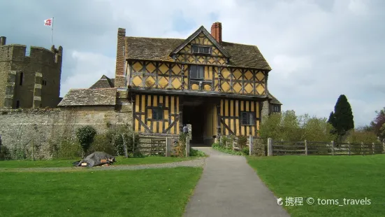 Stokesay Castle