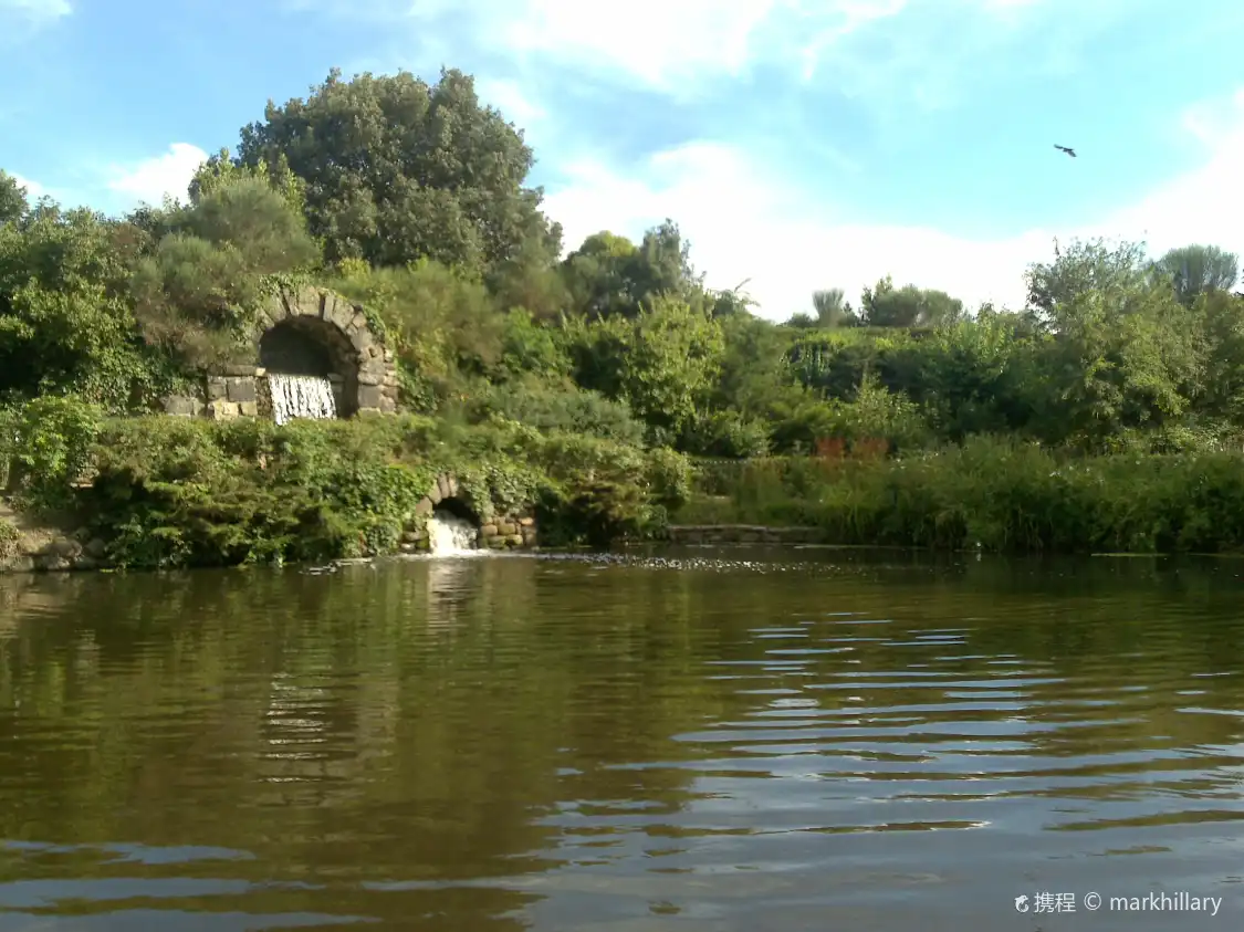 Hotels near Chiswick House