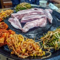 salang-bang- dwaejimaeul User Photo