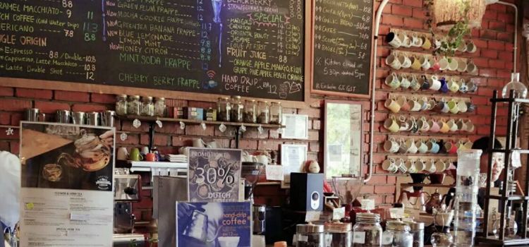 Izzy's Coffee House & Ice Cream Parlour